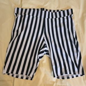 Torrid size 2 black and white stripped bike shorts